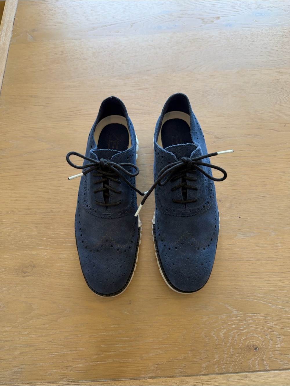 Kenneth Cole Reaction Suede Wingtip Shoe / Size 9.5 / Mens Hybrid Dress Shoe